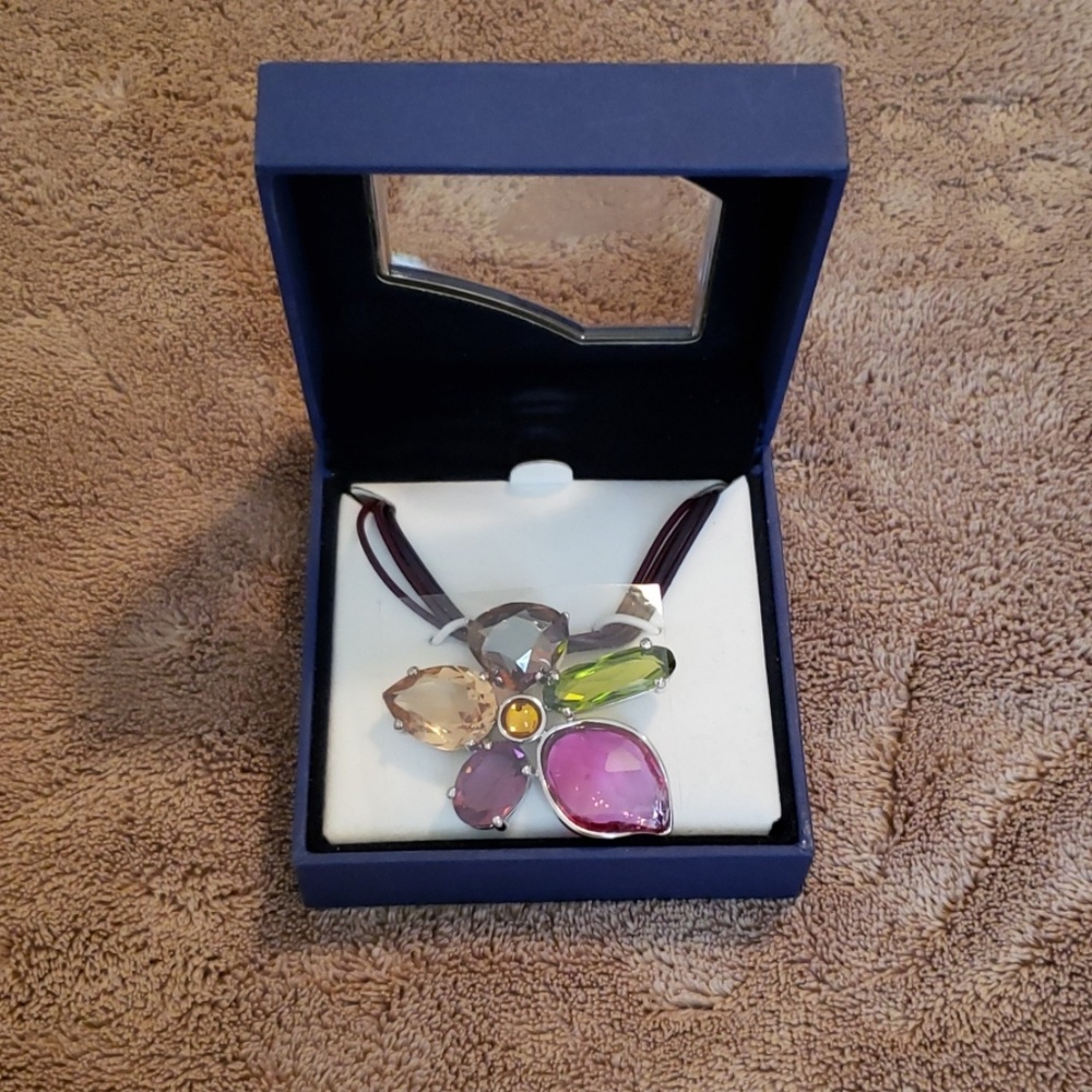 Swarovski flower gem choker - NWOT